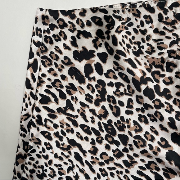 PRINCESS POLLY satin slit mini skirt in snow leopard print - Picture 5 of 10